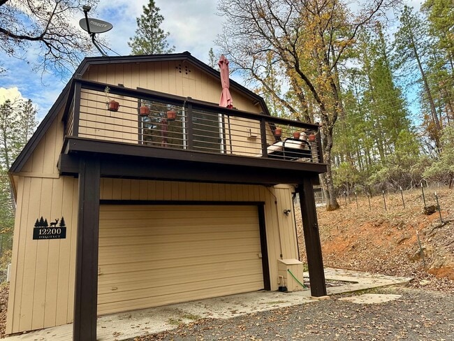 Foto del edificio - Unique 3 Bedroom 2 Bathroom House on Acreage