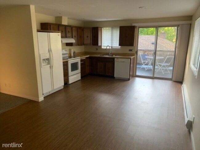 Building Photo - 2 br, 1 bath House - 2727 NE 95th St A Unit A