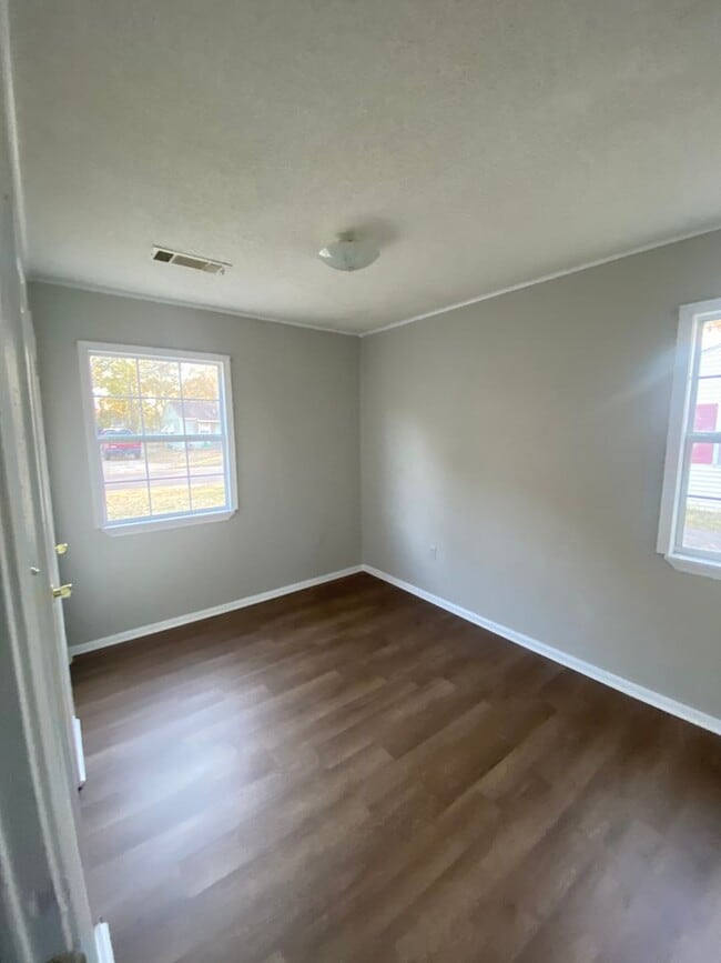 Building Photo - 4872 Montgomery Rd