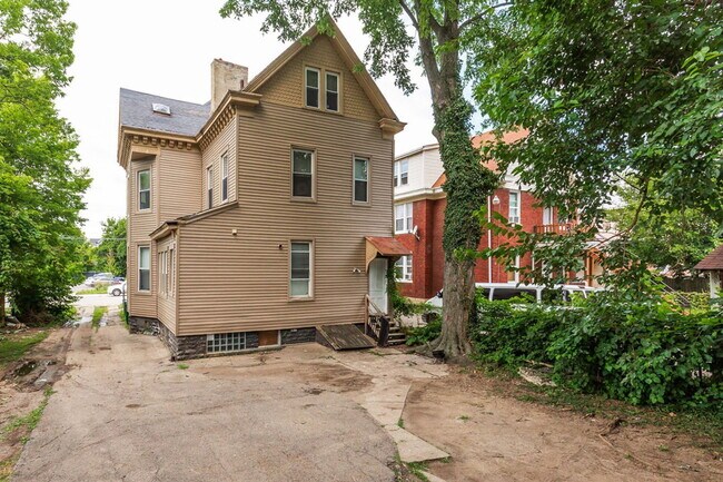 Building Photo - 1214 Iliff Ave
