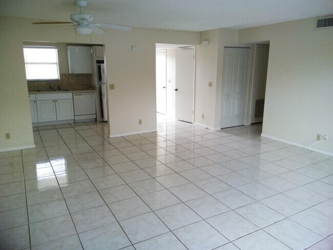 Foto del edificio - 720 N Dixie Hwy