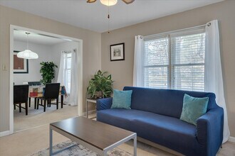 Building Photo - 2210 Wilshire Dr