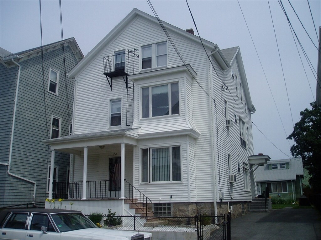 Foto principal - 76 Buffinton St