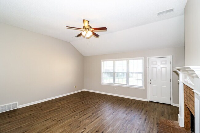 Building Photo - 9292 Tamhaven Dr