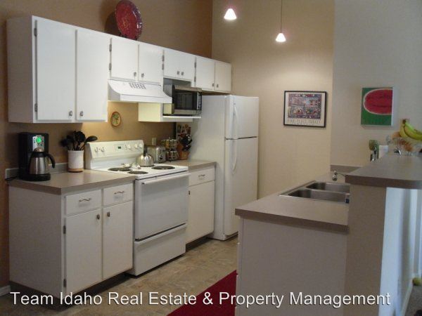 Building Photo - 3 br, 2 bath Apartment - 131 Baker St. #201