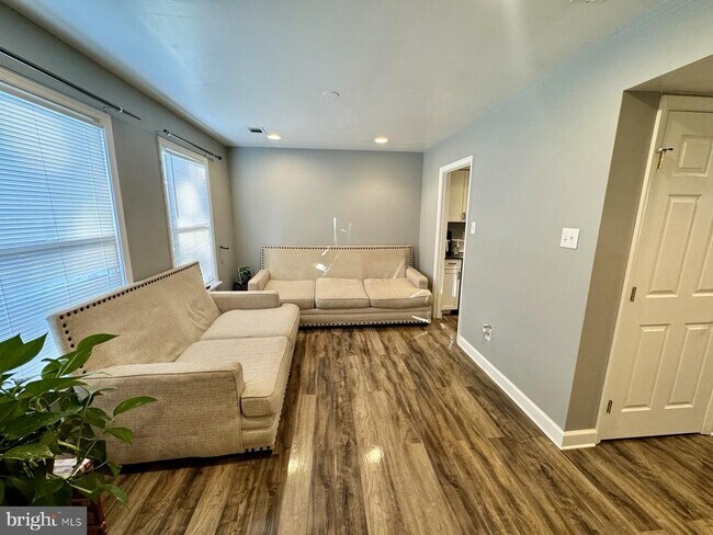 Building Photo - 14758 Tamarack Pl