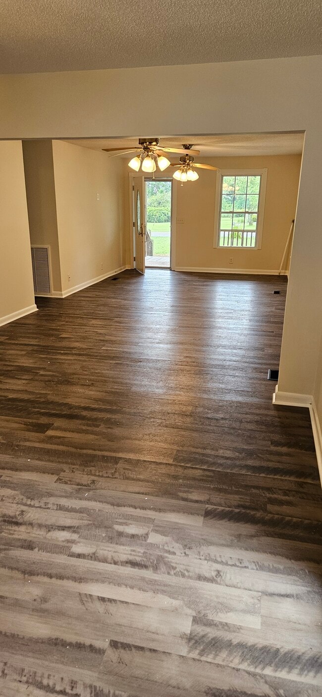 Foto del edificio - 384 Town Creek Rd NE