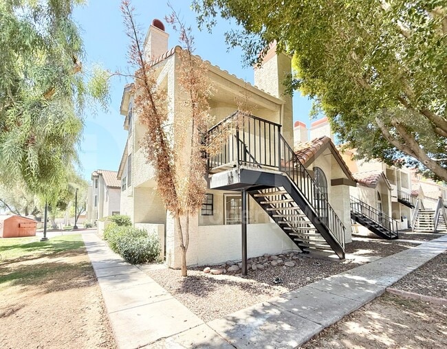 Foto del edificio - 2333 E Southern Ave