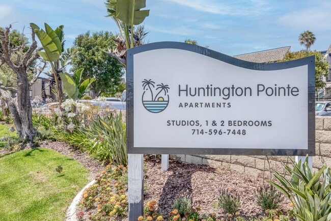 Building Photo - Huntington Pointe