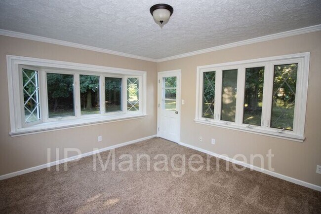 Building Photo - Beautiful 3 bedroom home in Richmond Hts! ...