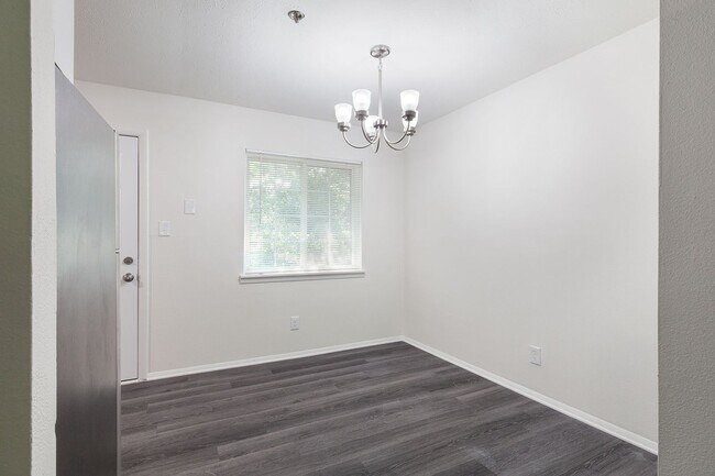 Building Photo - 641 Powder Springs St
