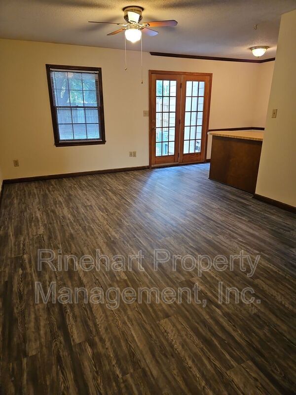 Foto del edificio - 131 Glenwood Dr