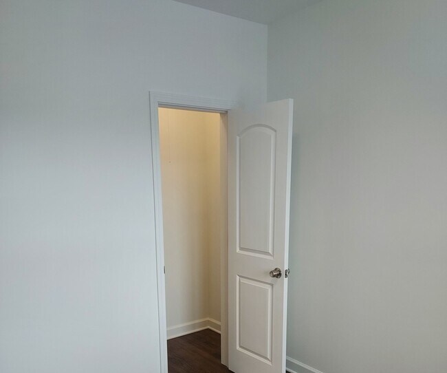 Foto del edificio - 8210 S Langley Ave