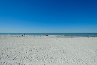 Building Photo - 551 73rd Ave