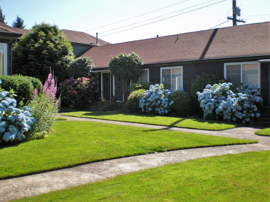Entrada al patio - 316 NE 60th Ave
