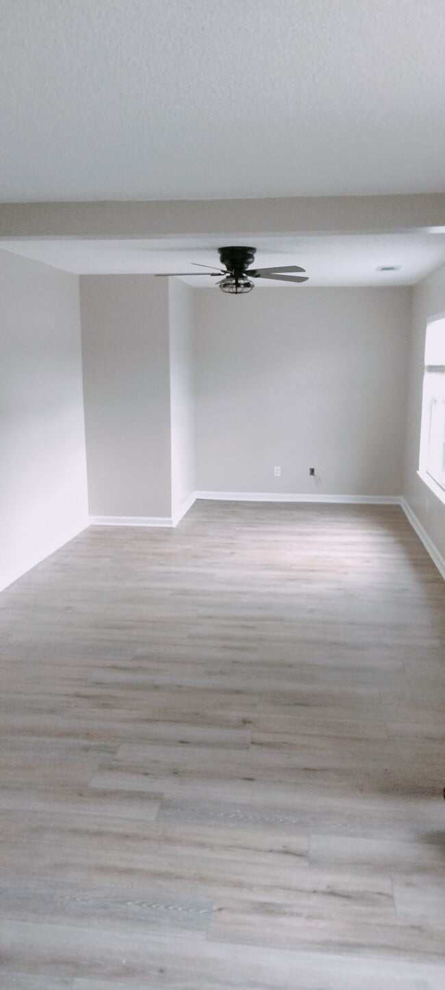 Building Photo - 1666 Sails Way