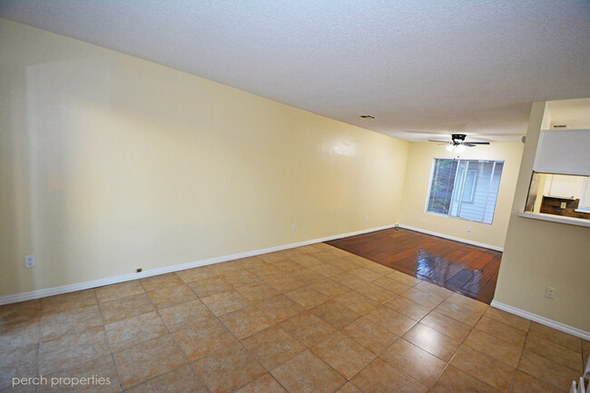Building Photo - 11150 Glenoaks Blvd