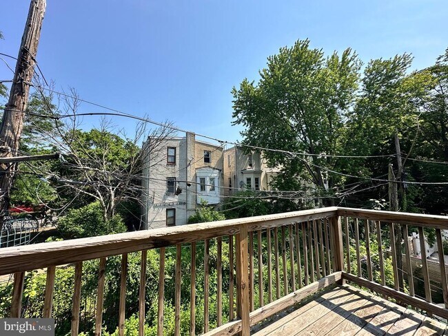 Foto del edificio - 1741 Fontain St