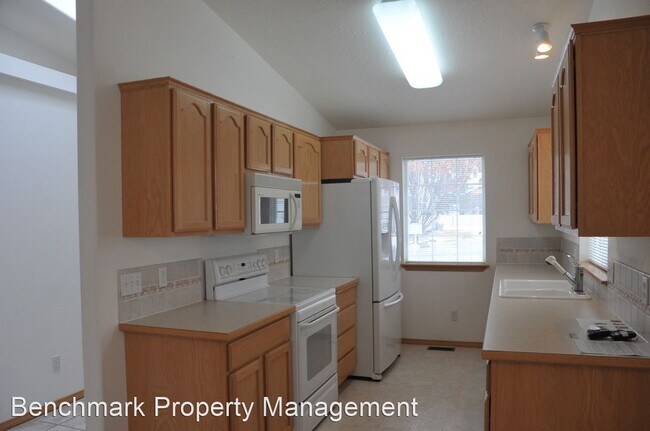 Building Photo - 2 br, 2 bath House - 108 S. Coho Road