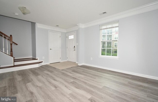 Building Photo - 7515 Hearthside Way