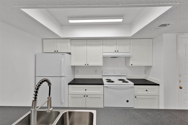 Foto del edificio - 2830 S Bartell Dr