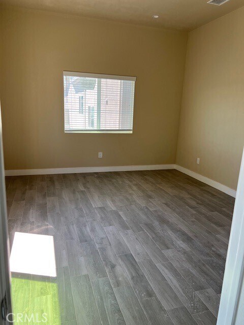 Foto del edificio - 4855 Grace Ave