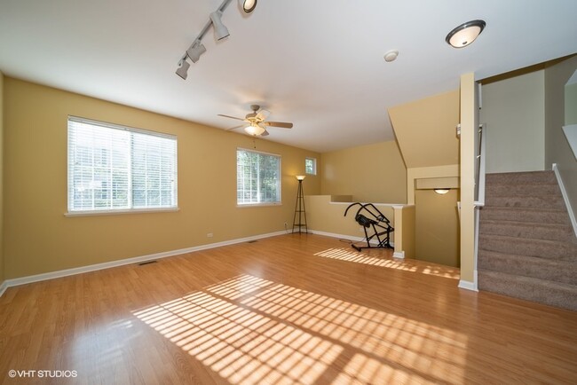 Building Photo - 253 Evergreen Cir