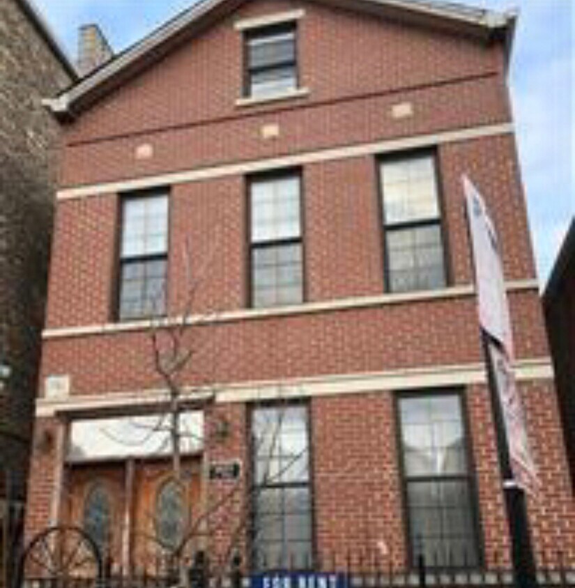 Primary Photo - 1829 S May St