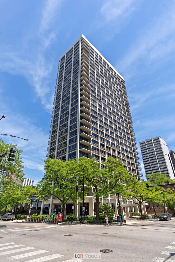 Foto principal - 88 W Schiller St