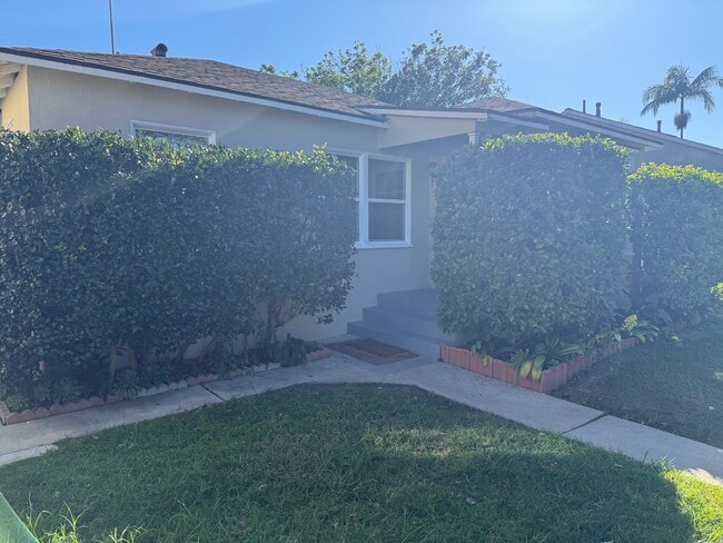 Building Photo - 12106 Clarkson Rd