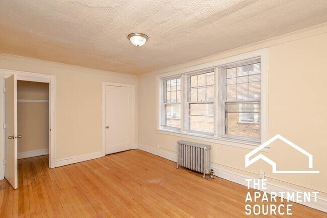 Foto del edificio - 5011 W Cermak Rd