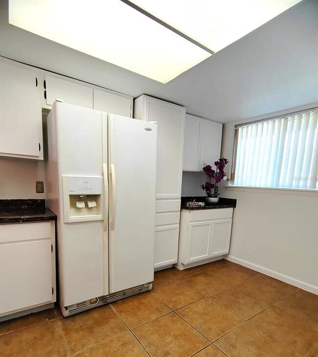 Foto del edificio - 6338 Newtown Cir