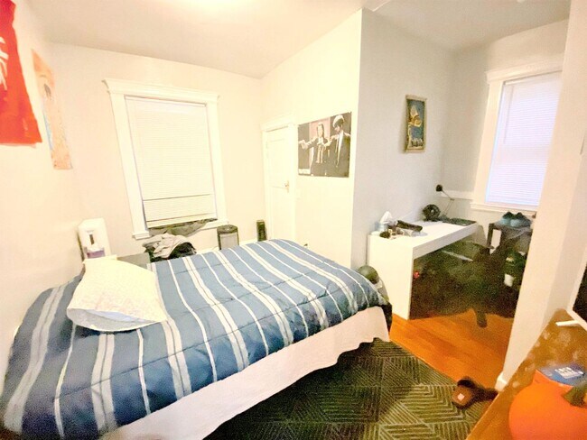 Building Photo - 441 Park Dr