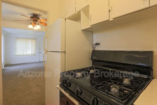 Foto del edificio - 1137 W Glenrosa Ave