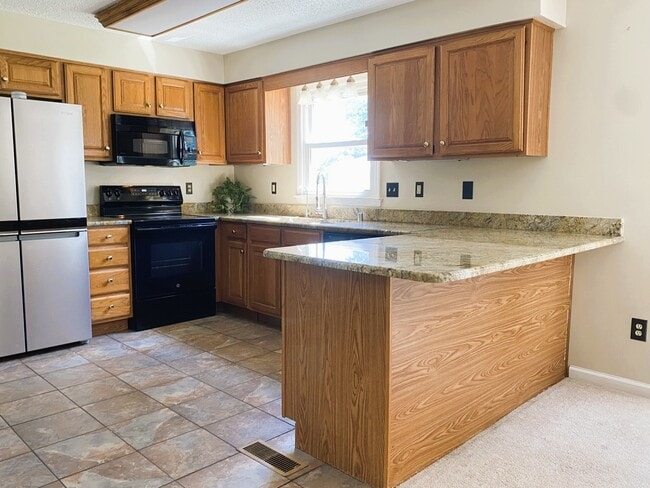 Building Photo - 3558 Winthrop Dr