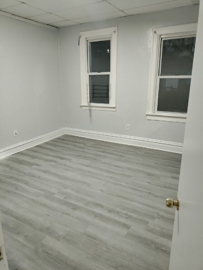 Building Photo - 578 2nd St