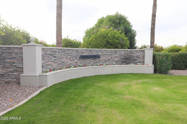Building Photo - 3306 E Jaeger Cir