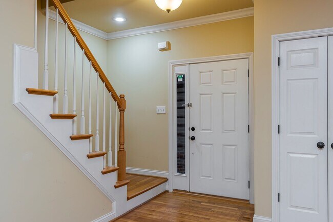 Foto del edificio - Beautiful Townhome located in the highly desirable Beaumont neighborhood of Lexington.