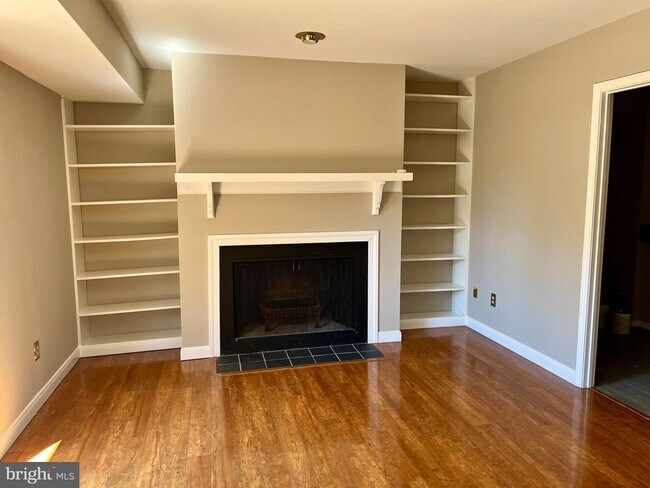 Building Photo - 306 Worthington Dr