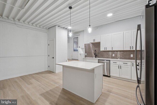 Foto del edificio - 1116 N Bodine St