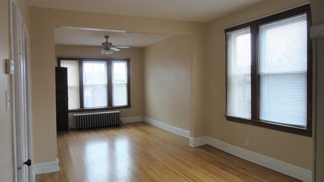 Livingroom/Dinning room combo - 3216 N Lawndale Ave