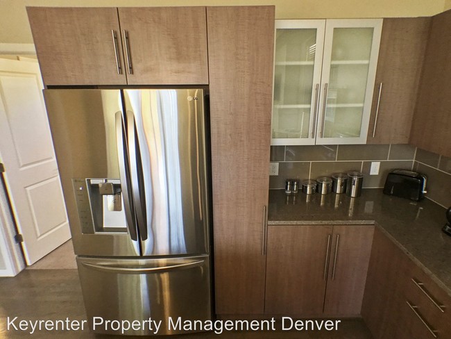 Building Photo - 2 br, 2 bath Townhome - 2134 N Clay Street