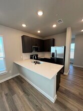 Building Photo - 200 White Water Dr