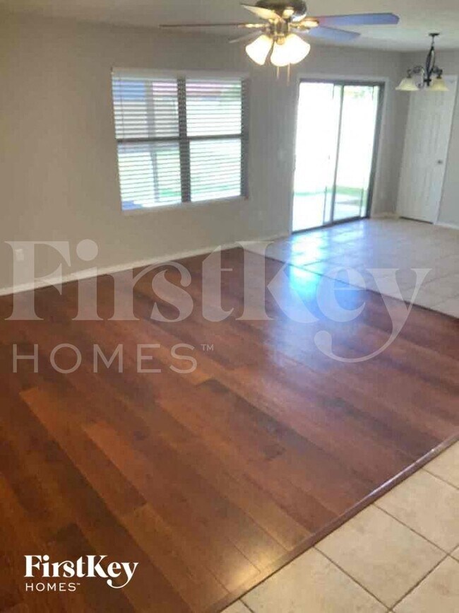 Foto del edificio - 15797 W Caribbean Ln
