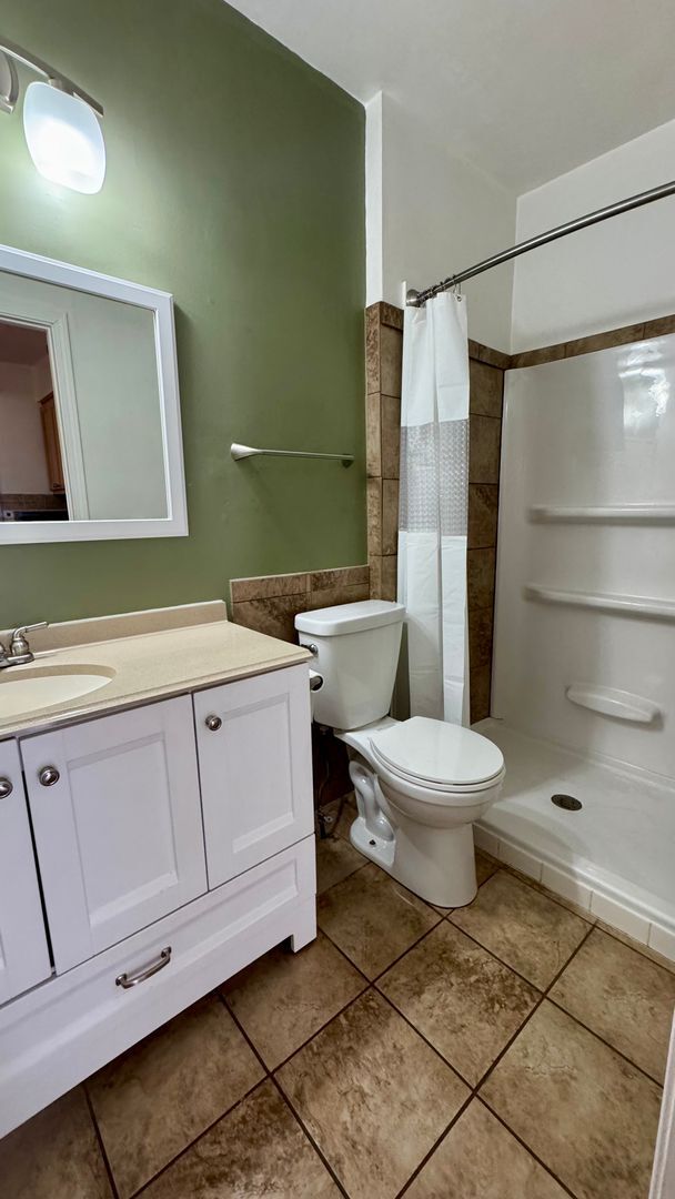 Foto del edificio - 937 Leonard St NW