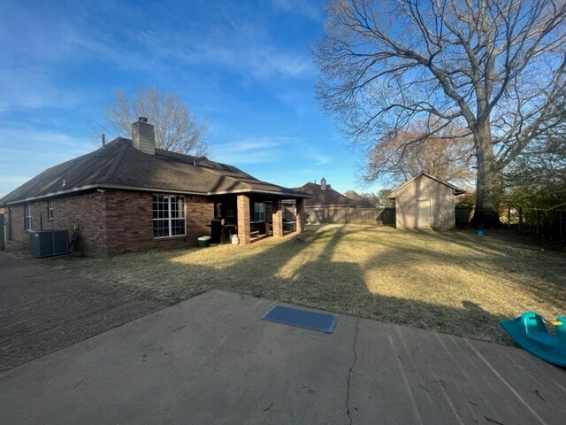 Building Photo - 3765 Russell Hurst Dr E