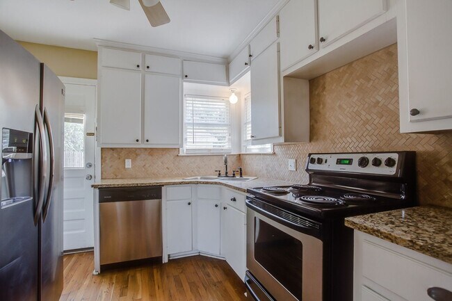 Foto del edificio - PRE LEASING for fall 2026! 3/2 in Tech Terrace!