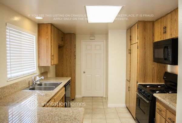 Foto del edificio - 5221 Dresden Pl