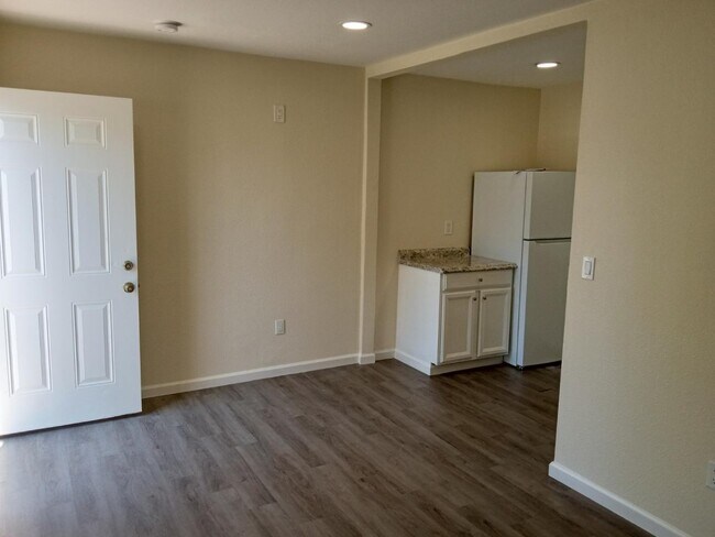 Foto del edificio - 6345 Bethel Island Rd