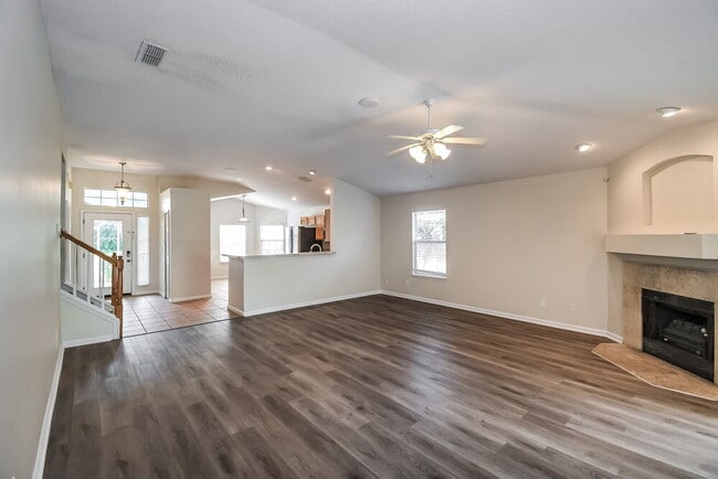 Building Photo - 732 Dewdrop Loop